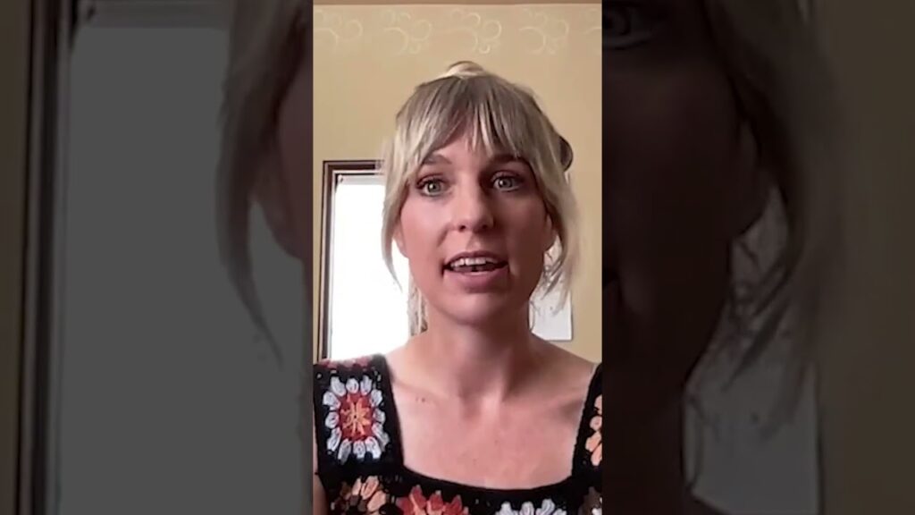Country star Kimmi Bitter talked about finding her voice in retro country